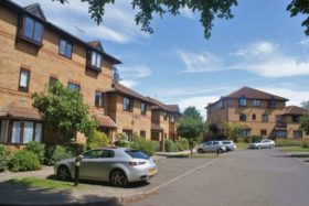 2 bedroom Flat for s...